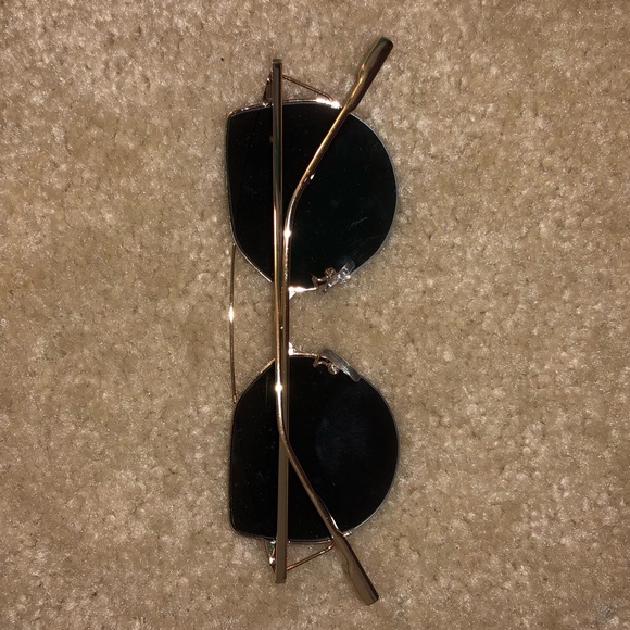 Sunnies - Picture 2 of 2